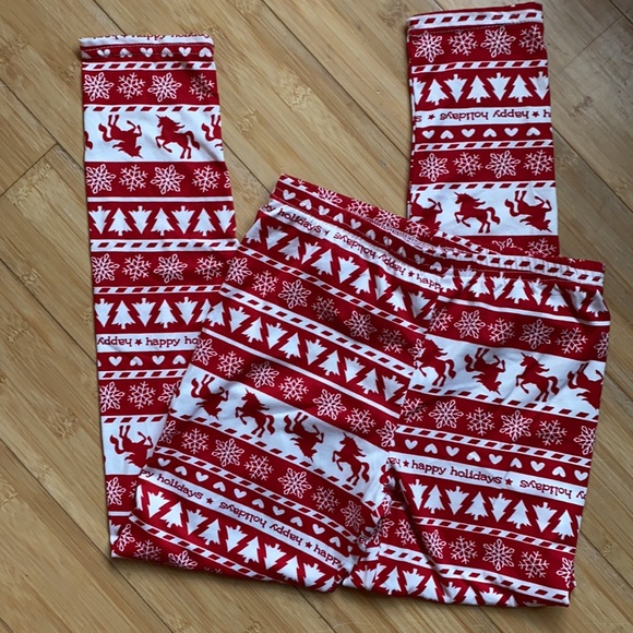 A festive and warm black Sherpa hoodie with unicorn & matching holiday leggings - Picture 6 of 8